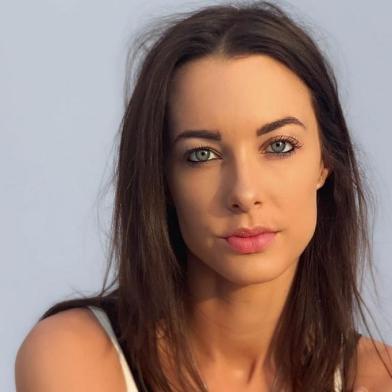 Emily Hartridge, youtuber,  Inglaterra, morre, patinete elétrico