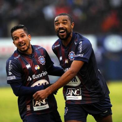  CAXIAS DO SUL, RS, BRASIL, 14/07/2019 - Caxias e Manaus se enfrentam as 16 horas no estádio Centenário, em Caxias do Sul. Jogo 1 das quartas de final da Série D do Brasileirão. (Marcelo Casagrande/Agência RBS)