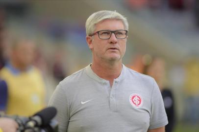 Athletico e InternacionalCURITIBA, PR - 14.07.2019: ATHLETICO E INTERNACIONAL - Técnico Odair Helmann durante Athletico e Internacional. Partida válida pela 10ª rodada do Campeonato Brasileiro 2019. Arena da Baixada.  Curitiba, PR. (Foto: Reinaldo Reginato/Fotoarena/Lancepress!)Editoria: SPOIndexador: Reinaldo ReginatoFonte: Agência Lancepress!