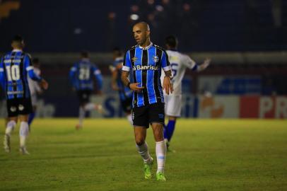 Grêmio enfrenta o Fortaleza no EStádio Centenário, em Caxias do Sul, pela oitava rodada do Brasileirão. Na foto, Diego Tardelli