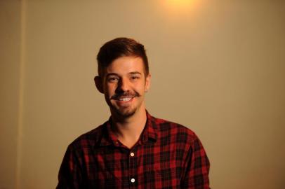  CAXIAS DO SUL, RS, BRASIL 11/03/2019Pedro Guerra, que nesta semana lança livro e peça de teatro. (Felipe Nyland/Agência RBS)