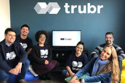 Depoisde apenas dois anos no mercado, a startup Trubr vai alçar voos maiores. A empresa fundada pela atual presidente da Assespro-RS, Aline Deparis, que também é CEO do Grupo Maven, fez uma joint venture com a suíça Procivis para levar soluções de identidade digitalpara toda a América Latina por meio da blockchain, também conhecida como a tecnologia das criptomoedas.