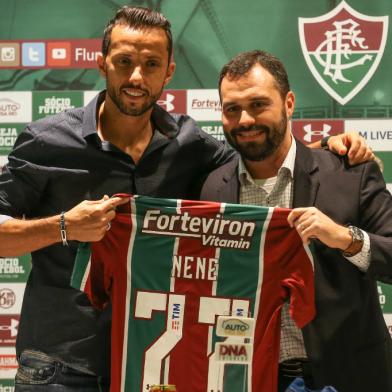 Meia-atacante Nenê é apresentado pelo Fluminense