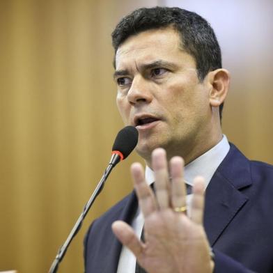  Sergio Moro fala à imprensa sobre o Projeto de Lei AnticrimeO ministro da Justiça e Segurança Pública, Sergio Moro, durante entrevista coletiva, após reunião com governadores e secretários estaduais de Segurança Pública para apresentar o Projeto de Lei Anticrime.Foto: Marcelo Camargo/Agência Brasil