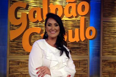 PORTO ALEGRE (RS): Analise Severo, cantora nativista, apresentadora do Galpão Crioulo