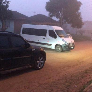  CRISTAL, RS, BRASIL - 17/07/2019 - Carros que furaram barreira policial em Cristal.