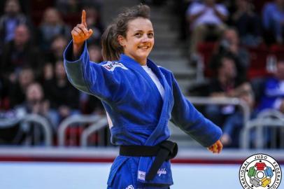  Nathália Brigida conquista o bronze no Grand Slam de Dusseldorf, ao vencer a alemã Katharina Menz, na categoria até 48kg.