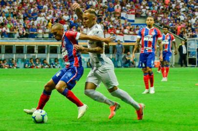 Partida entre Bahia e GrÃªmio pela Copa do BrasilSALVADOR, BA, BA, 17.07.2019 - BAHIA-GRÊMIO - Everton, do GrÃªmio, em lance - Partida entre Bahia e GrÃªmio, vÃ¡lida pelas quartas de final da Copa do Brasil de Futebol 2019, realizada na Arena Fonte Nova, em Salvador, nesta quarta-feira (17). (Foto: Jhony Pinho/Agif/Folhapress) Local: Salvador ;BA ;Brasil