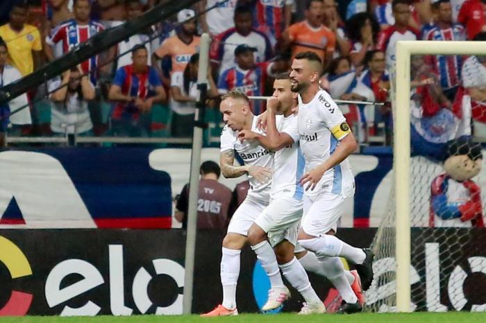 Nos pênaltis, Grêmio vence Bahia e garante vaga nas semifinais da Copa do  Brasil