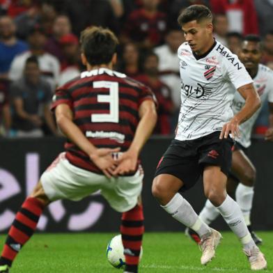 Rival do Grêmio na semifinal da Copa do Brasil, Athletico-PR eliminou o Flamengo no Maracanã