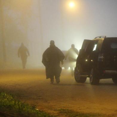  CRISTAL, RS, BRASIL - 17/07/2019 - Carros que furaram barreira policial em Cristal.