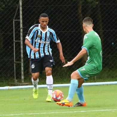 Guilherme Azevedo, atacante do Grêmio