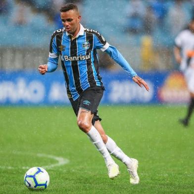 RS - FUTEBOL/CAMPEONATO BRASILEIRO 2019 /GREMIO X VASCO - ESPORTES - Lance da partida entre Grêmio e Vasco Luan disputada na noite deste sabado, na Arena do Gremio, em partida valida pela Campeonato Brasileiro 2019. FOTO: LUCAS UEBEL, GRÊMIO, DIVULGAÇÃO