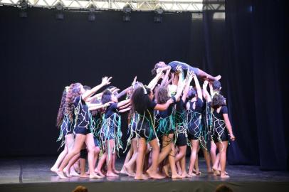 Participação da Escola Preparatória de Dança (EPD) Pasqualini, da Restinga, no Festival de Dança de Joinville.