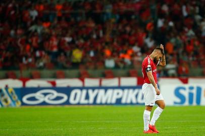 Inter e Grêmio se enfrentam no Estádio Beira-Rio pela 11ª rodada do Brasileirão. Clássico Gre-Nal 421. Rafael Sobis.