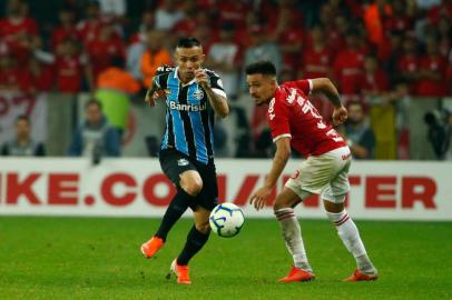 Inter e Grêmio se enfrentam no Estádio Beira-Rio pela 11ª rodada do Brasileirão. Clássico Gre-Nal 421. Everton