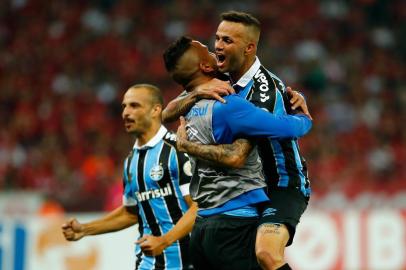 Inter e Grêmio se enfrentam no Estádio Beira-Rio pela 11ª rodada do Brasileirão. Clássico Gre-Nal 421. Gol do Luan