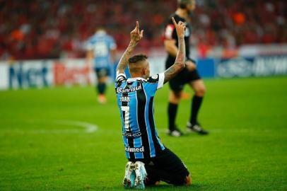 Inter e Grêmio se enfrentam no Estádio Beira-Rio pela 11ª rodada do Brasileirão. Clássico Gre-Nal 421. Gol do Luan