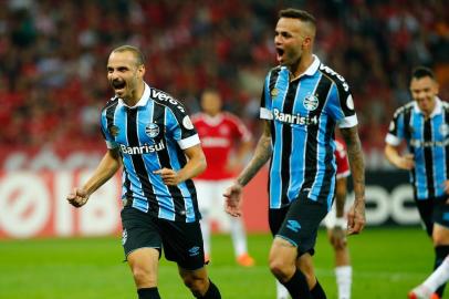 Inter e Grêmio se enfrentam no Estádio Beira-Rio pela 11ª rodada do Brasileirão. Clássico Gre-Nal 421. Gol do Luan