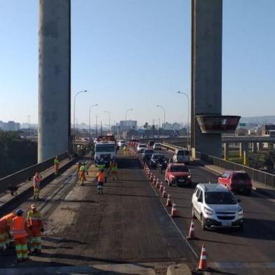 trânsito na ponte do guaíba