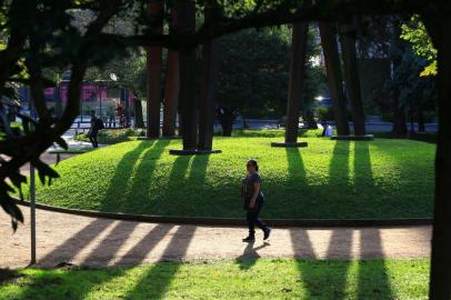  PORTO ALEGRE - RS- BR - 22.07.2019Segunda-feira começa com tempo estável, mas com perspectiva de mudança no clima.FOTÓGRAFO: TADEU VILANI AGÊNCIARBS