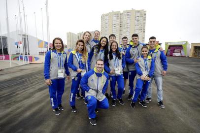   21.07.2019 - Jogos Panamericanos Lima 2019 - Lima (PE) - Vila Pan-Americana - Na foto: Atletas da Ginastica Artistica e do Handebol na Zona Internacional da Vila Pan-Americana - Foto: Alexandre Loureiro/COBIndexador: Alexandre Loureiro/COBFotógrafo: Alexandre Loureiro/COB