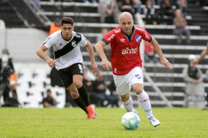 futebol, gustavo lorenzetti, nacional-uru