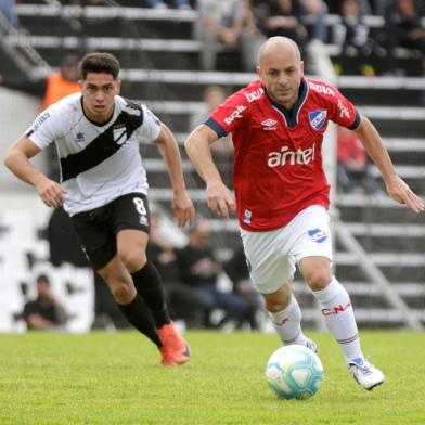 futebol, gustavo lorenzetti, nacional-uru