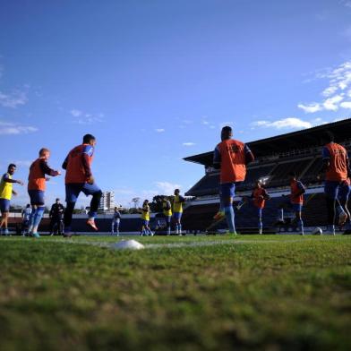  CAXIAS DO SUL, RS, BRASIL, 28/06/2019 - Equipe da Ser Caxias treina para enfrentar o Cianorte no próximo domingo. (Marcelo Casagrande/Agência RBS)