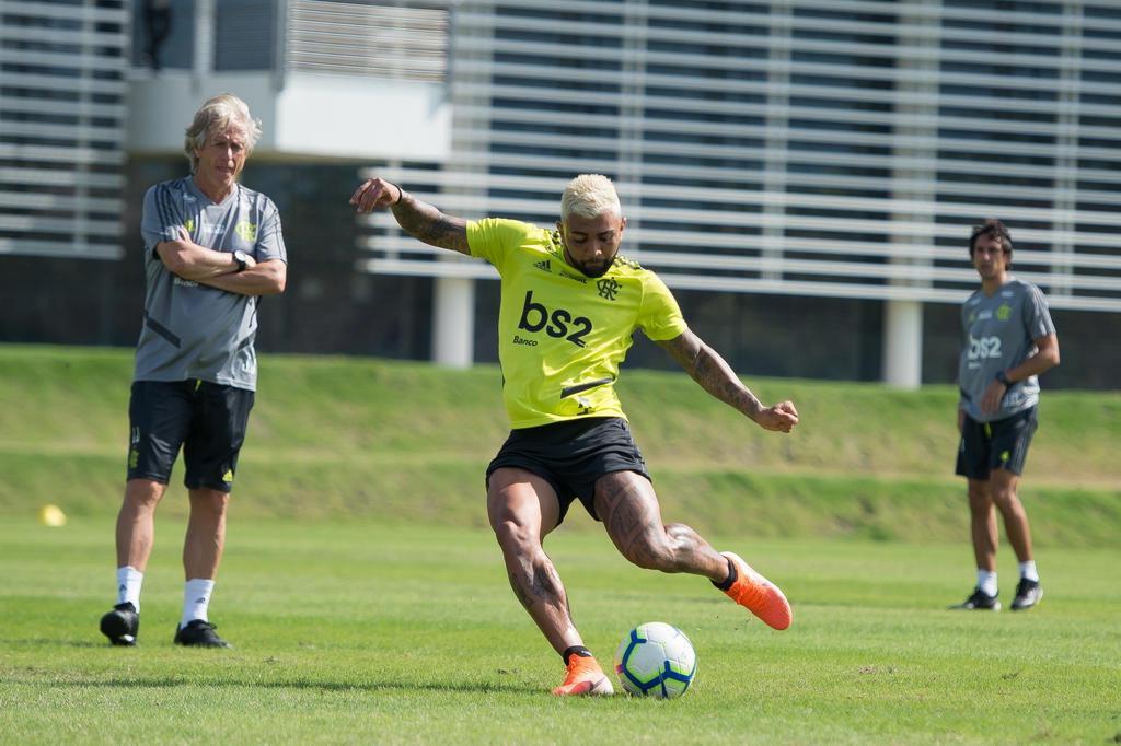 Com desfalques, Flamengo libera a lista de relacionados para jogo contra o  Grêmio