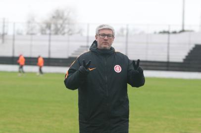 Odair Hellmann, técnico do Inter, no treino em Montevidéu, antes de enfrentar o Nacional-URU pela Libertadores