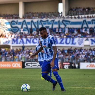 Atacante Cassiano, ex-Inter, rescinde contrato com o Grêmio