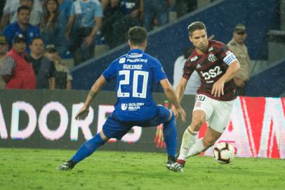 Meia Diego, do Flamengo, sofre fratura no tornozelo em partida contra o Emelec, pela Libertadores