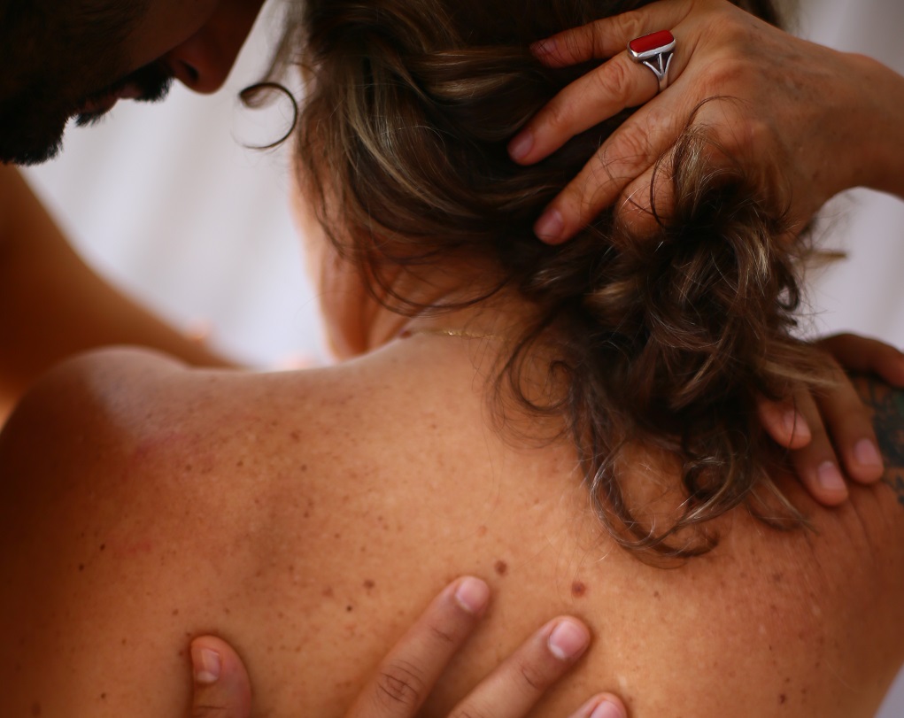 Massagem tântrica mulheres contam como a prática ajuda no prazer e bem-estar Donna