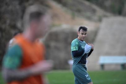 CAXIAS DO SUL, RS, BRASIL, 23/07/2019Treino do Juventude no CT antes do jogo contra o São José (POA), pela série C. Renato Cajá - meia(Lucas Amorelli/Agência RBS)