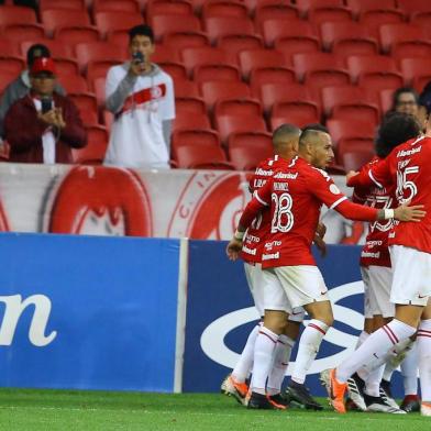 Inter recebe o Ceará no Estádio Beira-Rio, pela 12ª rodada do Brasileirão. Comemoração do gol de Sarrafiore.