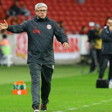 Inter recebe o Ceará no Estádio Beira-Rio, pela 12ª rodada do Brasileirão. No lance, Odair Hellmann