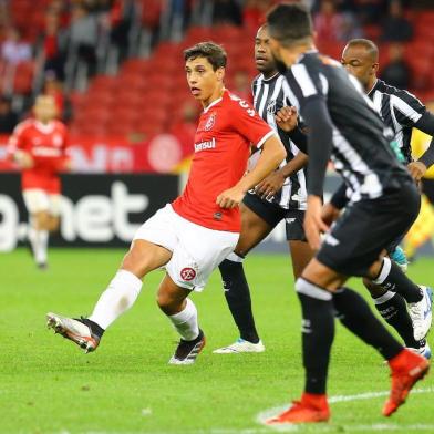 Inter recebe o Ceará no Estádio Beira-Rio, pela 12ª rodada do Brasileirão. No lance, Sarrafiore