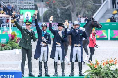  Brasil é bronze por equipes no hipismo adestramento no Pan. Local: Escola de Equitação do Exército, em Lima, no Peru. Data: 29.07.2019. Foto: Pedro Ramos/ rededoesporte.gov.brIndexador: DANILOBORGES