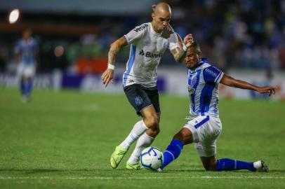 Gremio x CSARS - FUTEBOL/CAMPEONATO BRASILEIRO 2019 /GREMIO X CSA - ESPORTES - Lance da partida entre CSA e Gremio disputada na noite desta segunda-feira, na Estadio Rei Pele, em MaceiÃ³, em partida valida pela Campeonato Brasileiro 2019. FOTO: LUCAS UEBEL/GREMIO FBPAEditoria: SPOIndexador: Lucas UebelSecao: futebolFonte: Gremio.netFotógrafo: Gremio x CSA