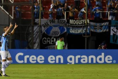  Brazils Gremio player Everton celebrates after scoring against Paraguays Libertad during their Copa Libertadores football match at Defensores del Chaco Stadium in Asuncion, Paraguay, on April 23, 2019. (Photo by NORBERTO DUARTE / AFP)Editoria: SPOLocal: AsuncionIndexador: NORBERTO DUARTESecao: soccerFonte: AFPFotógrafo: STR