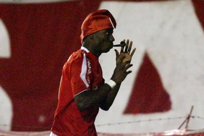 #PÁGINA:13Futebol © 2006RS - INTER x LDU - ESPORTES - Lance da partida entre as equipes do Inter (RS) e LDU no Estadio da Beira Rio, em Porto Alegre, valida pela Copa Libertadores da Amercia  Foto: Marcelo Campos/Preview.com Fonte: Marcelo Campos/Preview.com Fotógrafo: Marcelo Campos/Preview.com