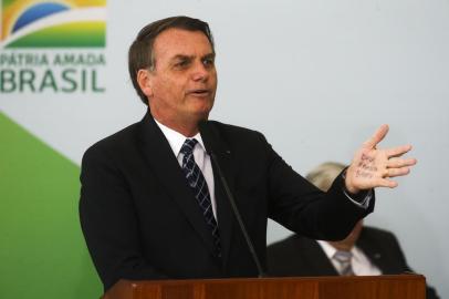 Presidente Jair Bolsonaro participa de cerimônia de lançamento do programa Médicos pelo Brasil