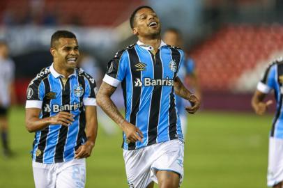 Gremio x LibertadRS - FUTEBOL/CONMEBOL LIBERTADORES 2019 /GREMIO X LIBERTAD - ESPORTES - Lance da partida entre Gremio e Libertad disputada na noite desta quinta-feira, no EstÃ¡dio Defensores Del Chaco, em AssunÃ§Ã£o, valida pelas oitavas de final da Conmebol Libertadores 2019. FOTO: LUCAS UEBEL/GREMIO FBPAEditoria: SPOIndexador: Lucas UebelSecao: futebolFonte: Gremio.netFotógrafo: Gremio x Libertad