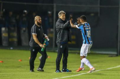 Gremio x LibertadRS - FUTEBOL/CONMEBOL LIBERTADORES 2019 /GREMIO X LIBERTAD - ESPORTES - Lance da partida entre Gremio e Libertad disputada na noite desta quinta-feira, no EstÃ¡dio Defensores Del Chaco, em AssunÃ§Ã£o, valida pelas oitavas de final da Conmebol Libertadores 2019. FOTO: LUCAS UEBEL/GREMIO FBPAEditoria: SPOIndexador: Lucas UebelSecao: futebolFonte: Gremio.netFotógrafo: Gremio x Libertad