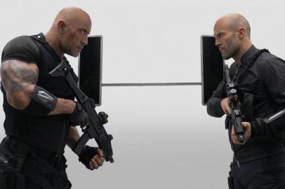 Dwayne Johnson, o The Rock, Jason Statham em cena de Velozes & Furiosos: Hobbs & Shaw