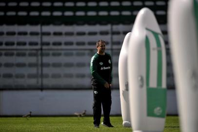 CAXIAS DO SUL, RS, BRASIL, 01/08/2019Treino do Juventude no Jaconi antes de jogar contra o Atlético 0 AC pela série C do campeonato Brasileiro.Técnico Marquinhos Santos (Lucas Amorelli/Agência RBS)