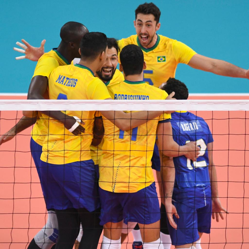 Seleção masculina de vôlei vence Cuba no tie-break e vai direto