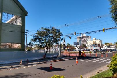 Demolição ginásio da BM na Capital