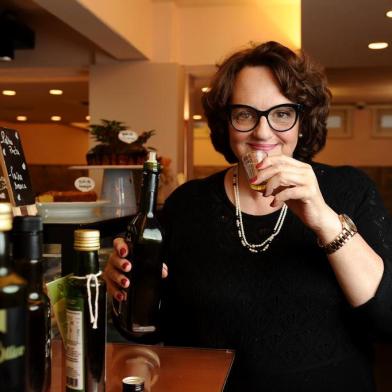  CAXIAS DO SUL, RS, BRASIL (01/08/2019)Maria Beatriz Dal Pont, à frente do Amada Cozinha. O restaurante está em novo endereço, no Colavoro Sanvitto_espaço de coworking na Avenida Júlio de Castilhos, 1989. (Antonio Valiente/Agência RBS)